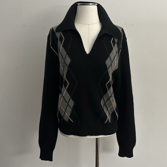 Khaite Cashmere Pullover
Black
Printed
Long Sleeve with V-Neck - Picture 11 of 11